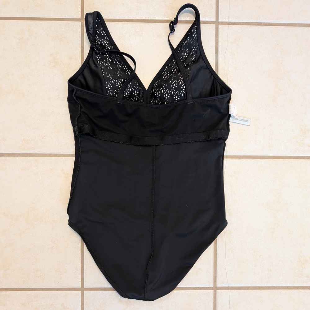 Y2K Krista One Piece Eyelet Detail Swimsuit Size 16 - Picture 13 of 13